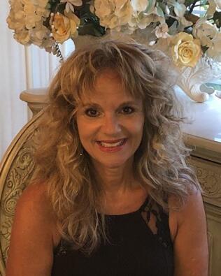 Headshot of Tina Neuman