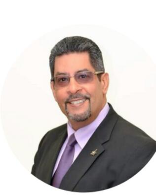 Headshot of Edgar Rosario
