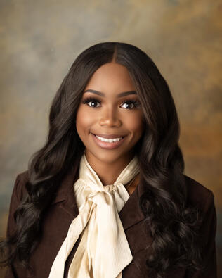 Headshot of Sierra Simmons
