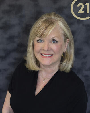 Headshot of Sue Deaton