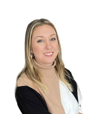 Headshot of Amanda Lacuesta