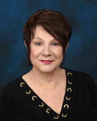 Headshot of Cynthia Raynor