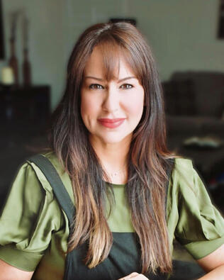 Headshot of Linda Karen