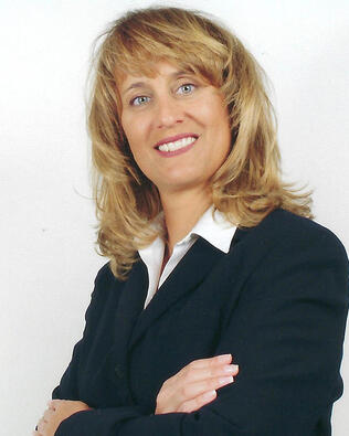 Headshot of DaVonna Charles