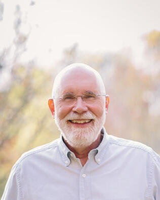 Headshot of Jeffrey VanUtt