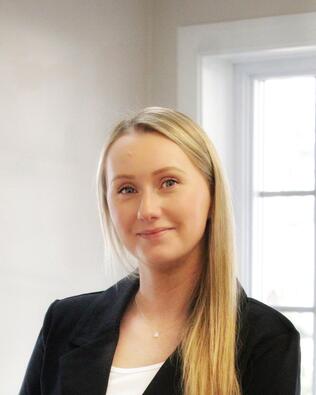 Headshot of Lindsey Morton