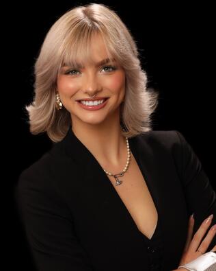 Headshot of Mallory Emig