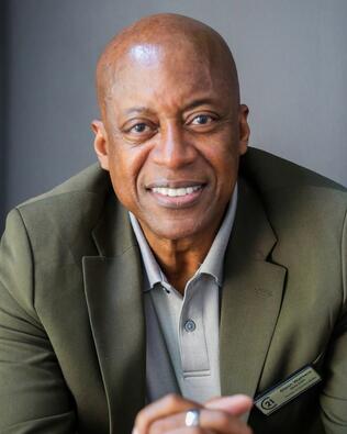 Headshot of Glenn Watters