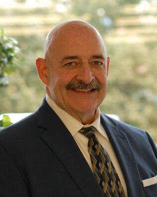 Headshot of Luis Vidasolo