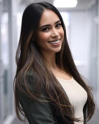 Headshot of Ilana Ochs