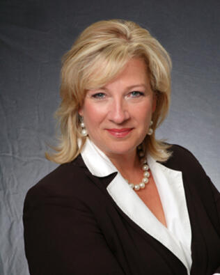 Headshot of Evonne Ganz