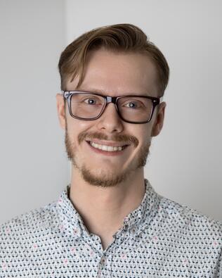 Headshot of Johnnie Lewis