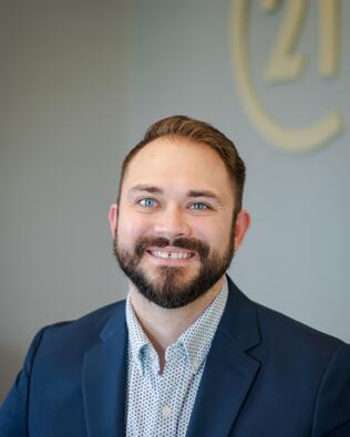 Headshot of James Overman