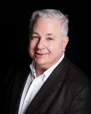 Headshot of Christopher Schreiner