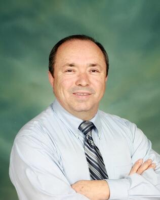 Headshot of Javier Aguilera