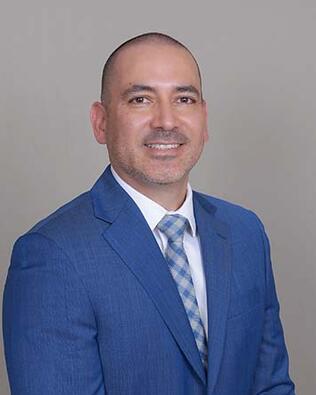 Headshot of Carlos Zamora