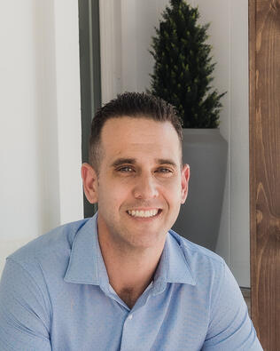 Headshot of Greg Gai