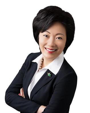 Headshot of Elaine Ku