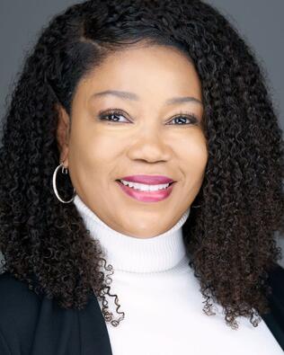 Headshot of Peggy Hurt