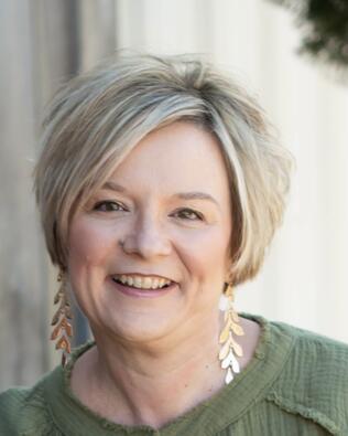 Headshot of Janetta Kaye Abshire