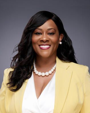 Headshot of LaShundra Anderson-Tate