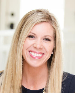 Headshot of Nichole Johnson