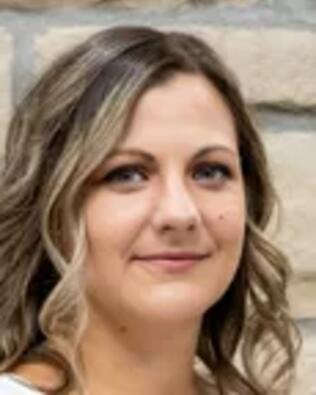 Headshot of Kelly Leggero