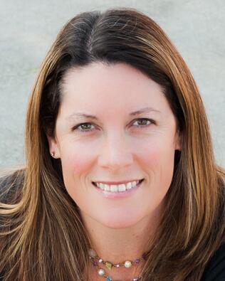 Headshot of Jen Grannes