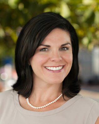 Headshot of Christina Cross