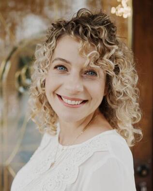 Headshot of Emily Gates