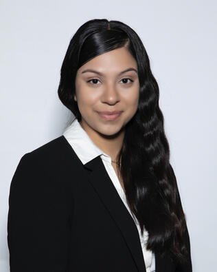 Headshot of Giselle Argueta