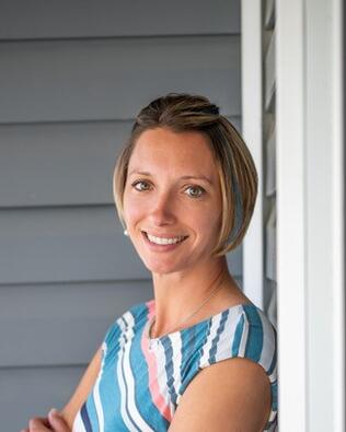 Headshot of Jennifer Thompson