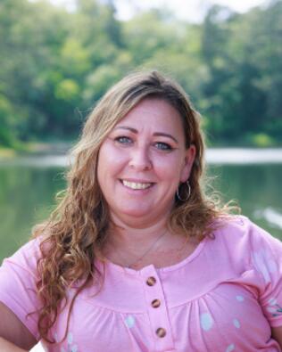 Headshot of Amanda Schlegel