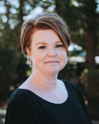Headshot of Theresa Jordan