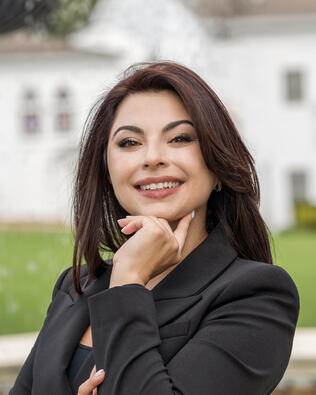 Headshot of Natalia Zapata