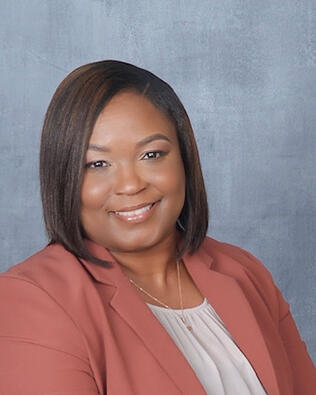 Headshot of Cathy Holloway