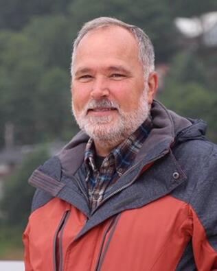 Headshot of Mitchell Elder