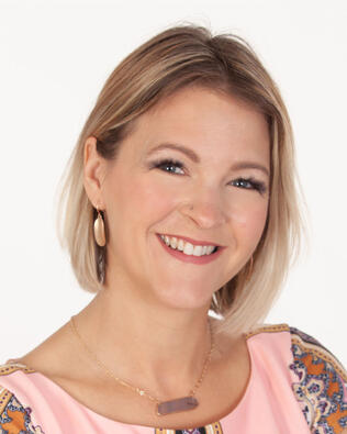 Headshot of Nicole Rinks