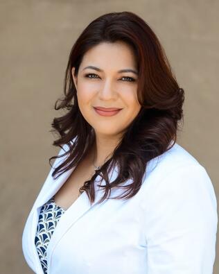 Headshot of Karina Chavez