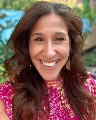 Headshot of Alicia Medaglia