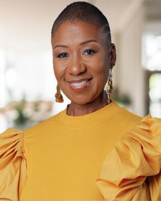 Headshot of Traci Leath