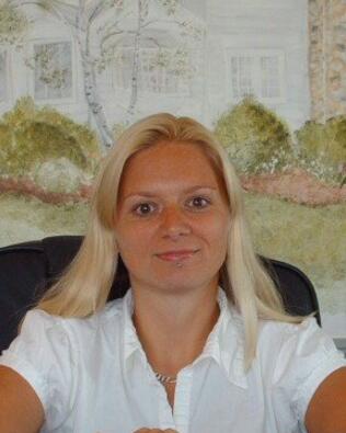Headshot of Christine MacRae