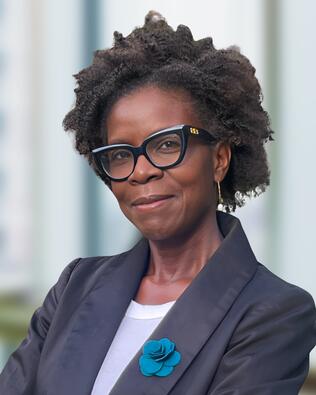 Headshot of Antoinette Gibbs