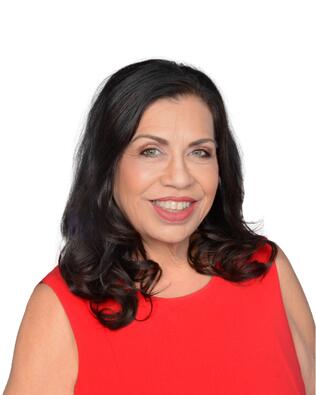 Headshot of Ruth Queija