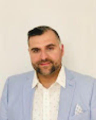 Headshot of Bernardo Garcia