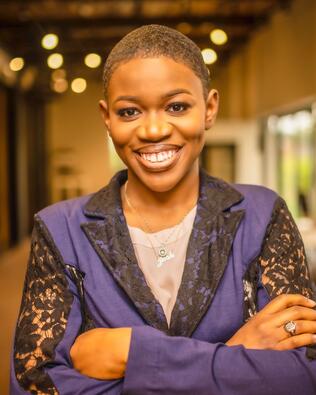 Headshot of Dajinae Bell