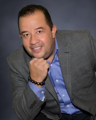 Headshot of Frank Alvarez