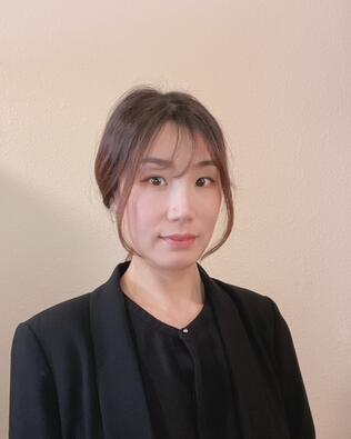 Headshot of Donghua (Eva) Wang