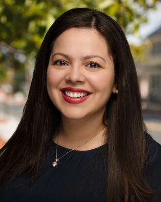 Headshot of Cynthia Findlater