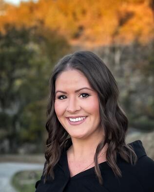 Headshot of Rebecca Castelli